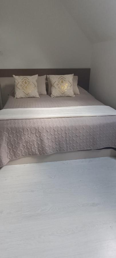 Privatunterkunft Agreable Double Avec Salle D'eau Privative Le Mesnil-Theribus
